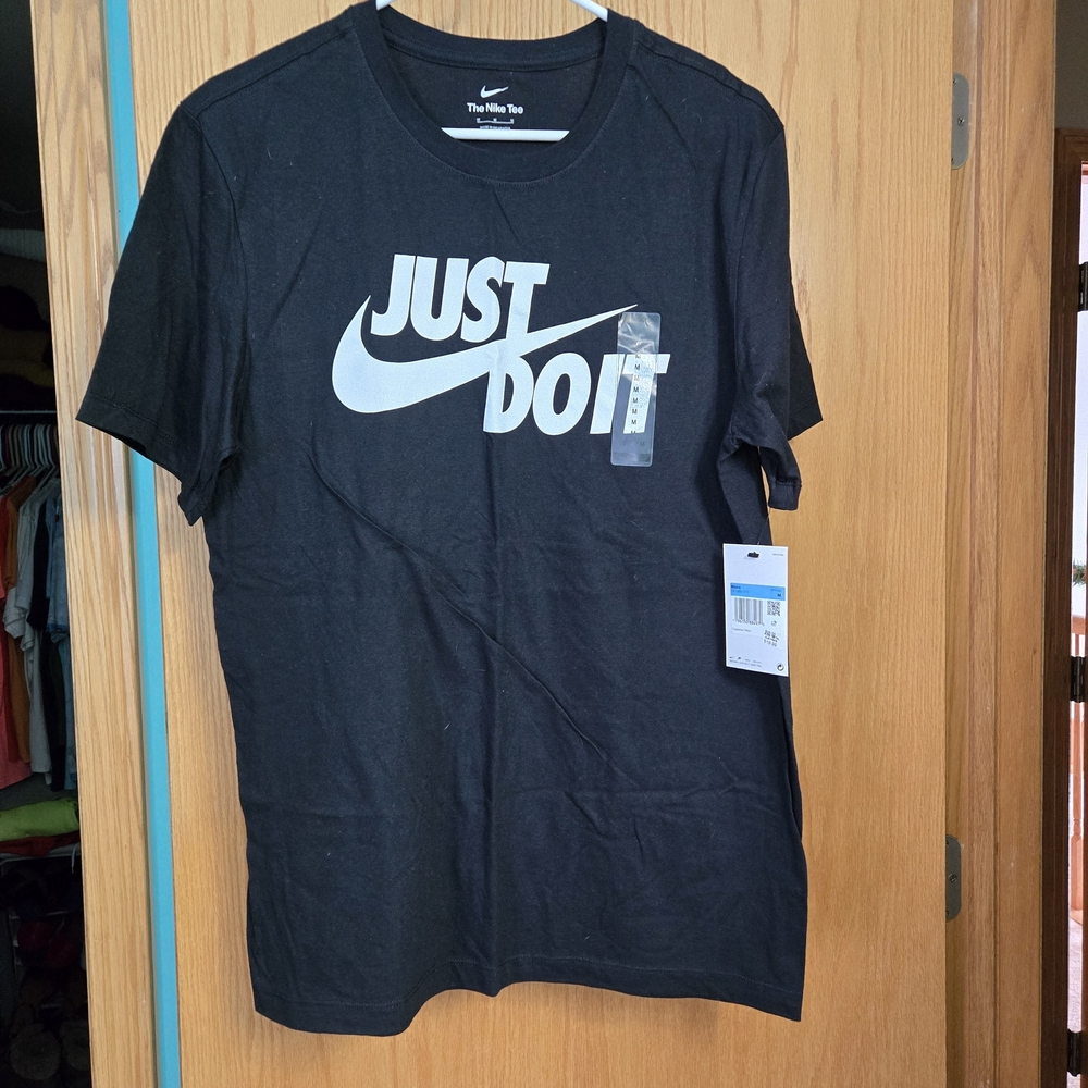 Nike Men's Black T-Shirt
